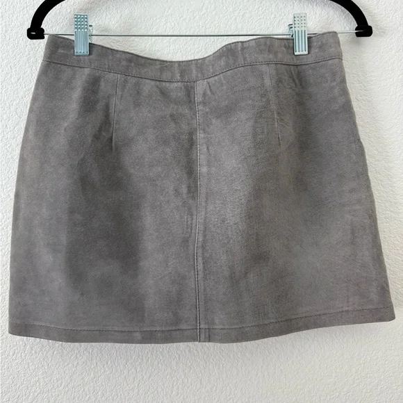 Suede skirt from Bebe - Picture 2 of 3